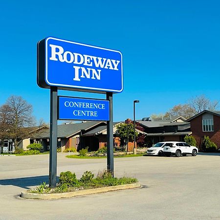Rodeway Inn Festival Стратфорд Екстериор снимка